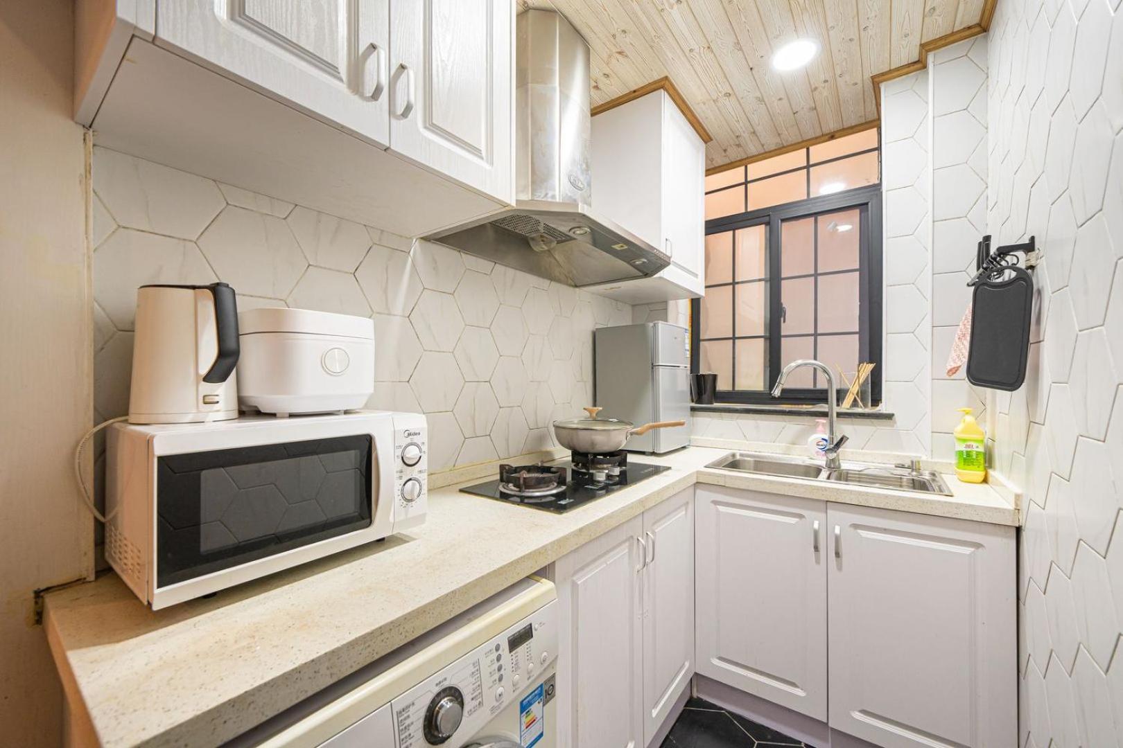 Hills&well-time Mcm Family Loft Near Line2 And Line13 West Nanjing Road
