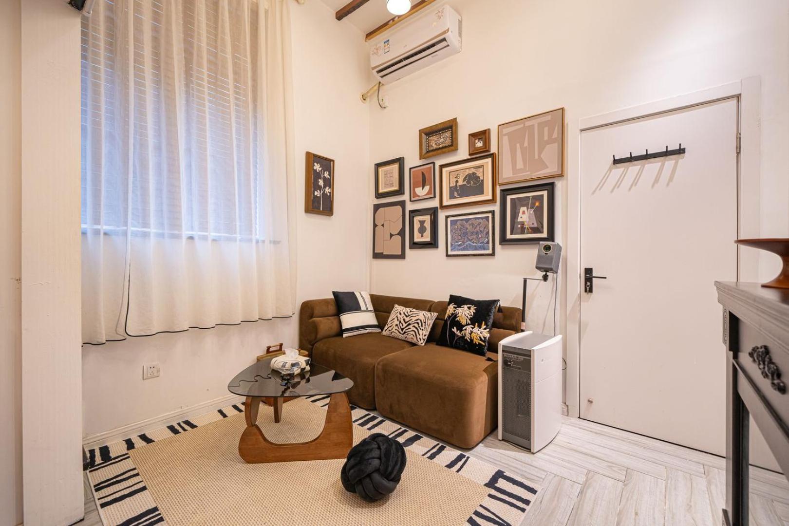 Hills&well-time Mcm Family Loft Near Line2 And Line13 West Nanjing Road
